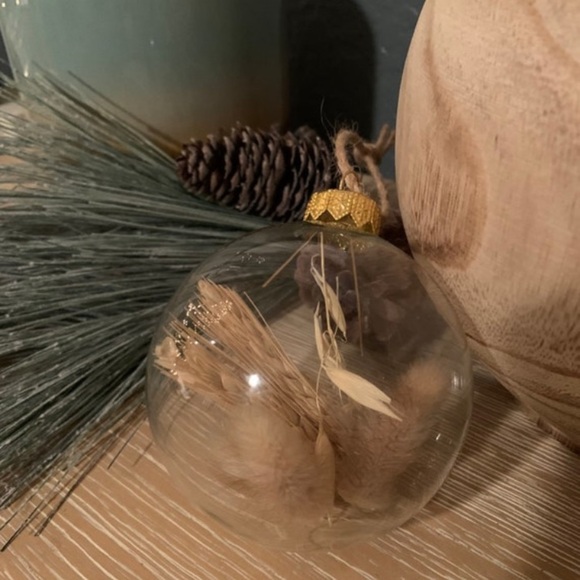 Handmade glass ornament - Picture 1 of 5